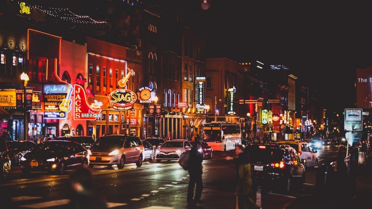 8 Famous Musicians Who Started Out Playing in Nashville nashville live music scene